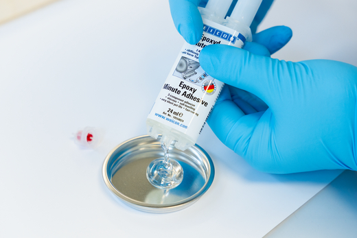 WEICON Epoxyd-Minutenkleber – Anwendung WEICON Epoxyd-Minutenkleber – Anwendung