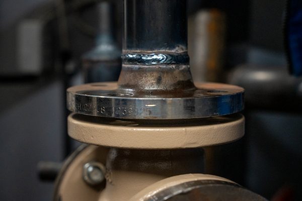 Anwendungsbeispiel WEICON Plast-o-Seal®: Flansche abdichten