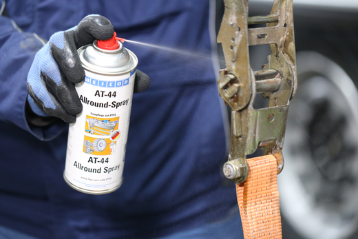 WEICON AT-44 Allround-Spray – Anwendung