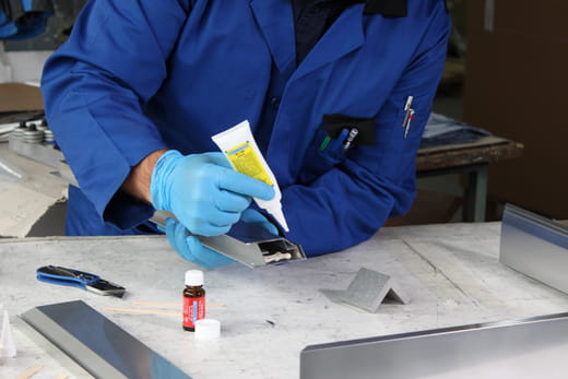 WEICON Aluminium-Minutenkleber – Anwendung