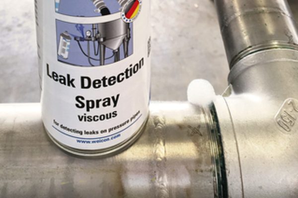 Anwendungsbeispiel WEICON Lecksuch-Spray dickflüssig: Leckagen an Druckleitungen finden