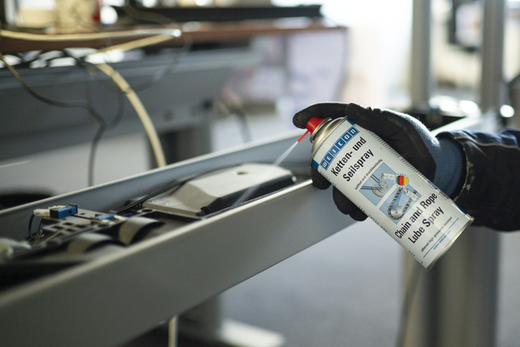 WEICON Ketten- und Seilspray – Anwendung