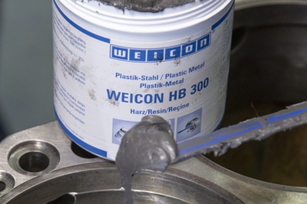 Anwendungsbeispiel WEICON HB 300: Rohrleitungen dauerhaft beschichten