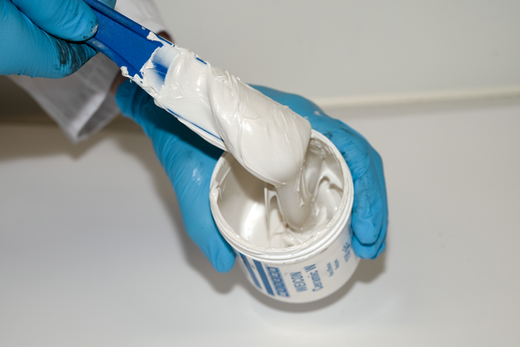 WEICON Keramik W – Anwendung