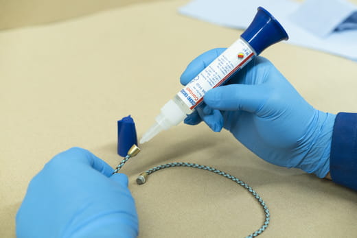 WEICON VA 1403 Cyanacrylat-Klebstoff – Anwendung