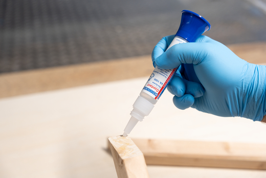 WEICON VA 1500 Cyanacrylat-Klebstoff – Anwendung WEICON VA 1500 Cyanacrylat-Klebstoff – Anwendung