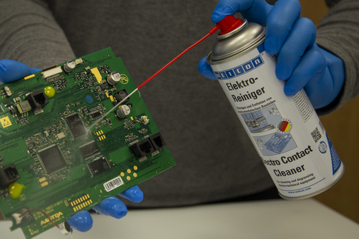 WEICON Elektroreiniger – Anwendung WEICON Elektroreiniger – Anwendung