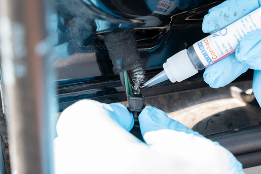 WEICON VA 250 Black Cyanacrylat-Klebstoff – Anwendung