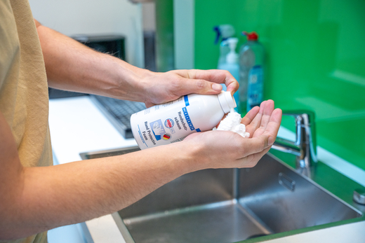 WEICON Handschutzschaum – Anwendung