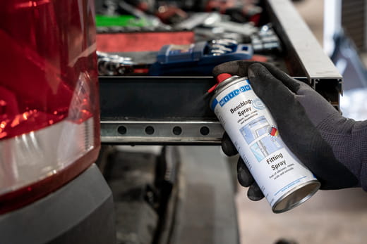WEICON Beschlag-Spray – Anwendung