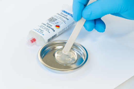 WEICON Epoxyd-Minutenkleber – Anwendung