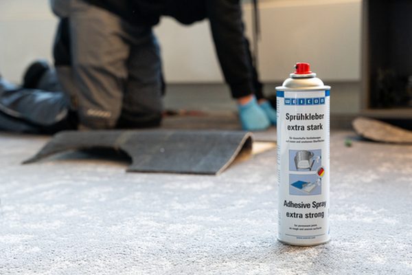 Anwendungsbeispiel WEICON Sprühkleber extra stark: Teppich und Bodenbeläge kleben