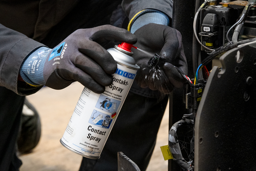 WEICON Kontakt-Spray – Anwendung
