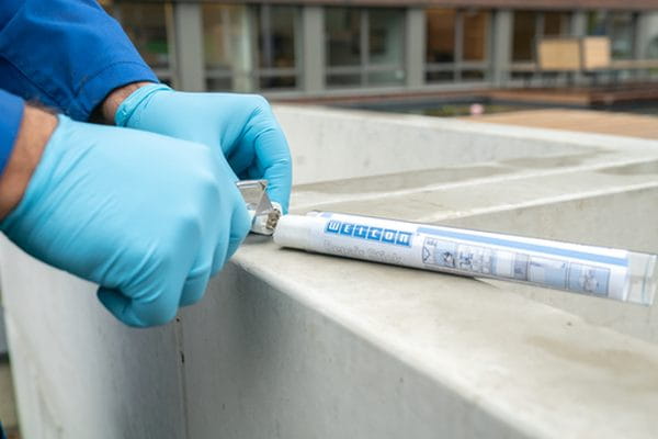 Anwendungsbeispiel WEICON Repair Stick Beton: Beton ausbessern
