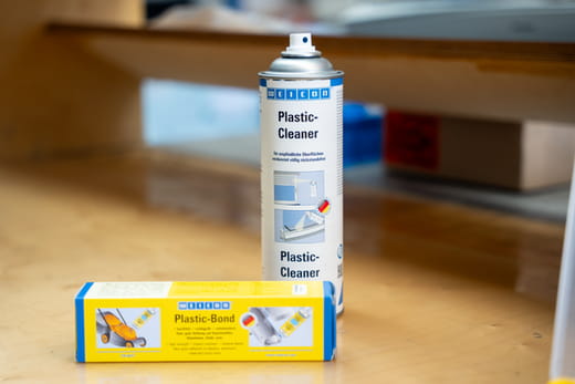 WEICON Plastic Cleaner – Anwendung WEICON Plastic Cleaner – Anwendung