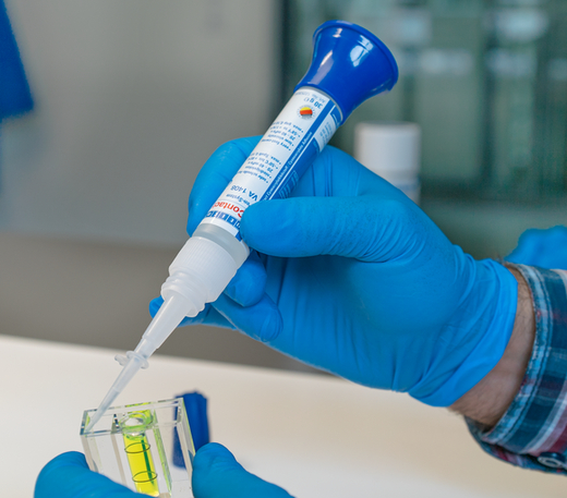 WEICON VA 1408 Cyanacrylat-Klebstoff – Anwendung WEICON VA 1408 Cyanacrylat-Klebstoff – Anwendung