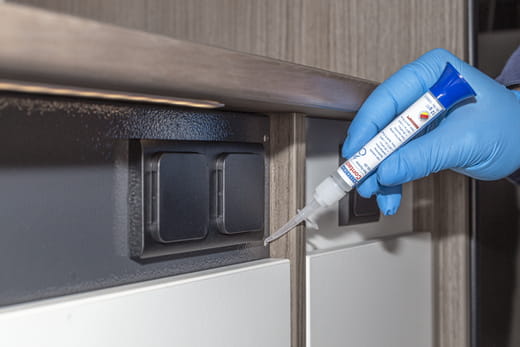 WEICON VA 20 Cyanacrylat-Klebstoff – Anwendung