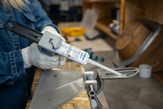 WEICON Easy-Mix PE-PP 50 – Anwendung WEICON Easy-Mix PE-PP 50 – Anwendung