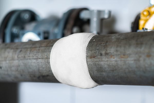 Anwendungsbeispiel WEICON Pipe Repair-Kit: Defekte Rohre und Leitungen abdichten