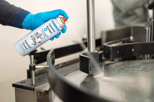 WEICON Industrie-Reiniger – Anwendung WEICON Industrie-Reiniger – Anwendung