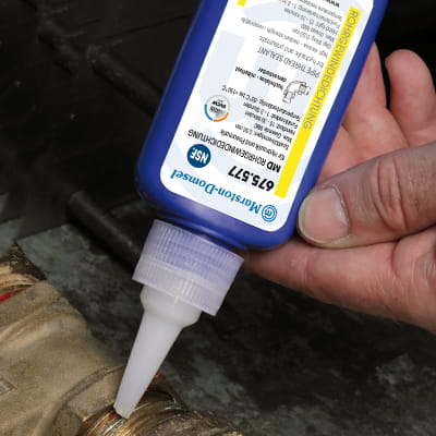 MD Gewindedichtung 675.577 - anaerobe Rohrgewindedichtung - mittelfest, hochviskos, Standardabdichtung - 20g Flasche MD Gewindedichtung 675.577 - anaerobe Rohrgewindedichtung - mittelfest, hochviskos, Standardabdichtung - 20g Flasche