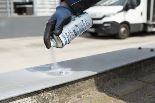 WEICON Zink-Spray spezial hell – Anwendung