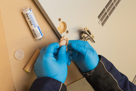 WEICON Repair Stick Holz – Anwendung