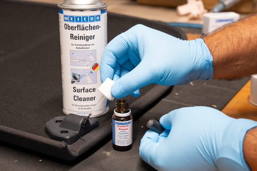 WEICON CA-Primer für Polyolefine – Anwendung WEICON CA-Primer für Polyolefine – Anwendung
