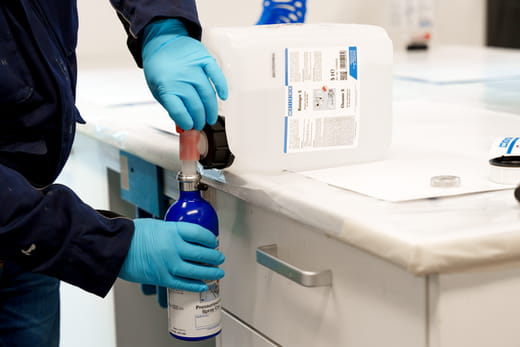 WEICON WSD 400 Druckluft-Sprühdose – Anwendung WEICON WSD 400 Druckluft-Sprühdose – Anwendung